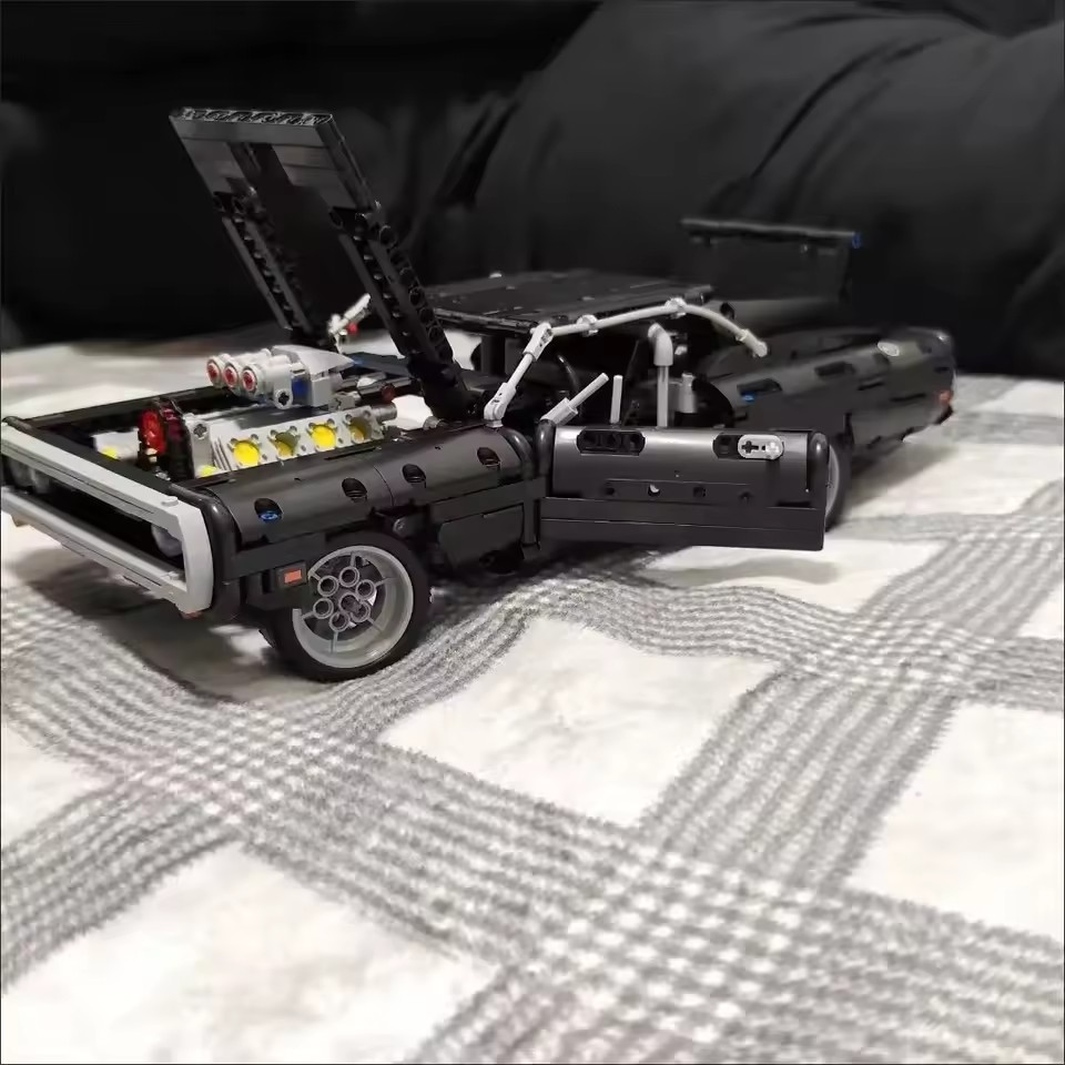 1077 pièces Blocs de construct - Model Kit Dodge Charger avis et prix